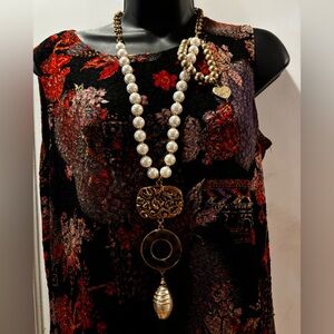 CHICO’S Elegant Pearl and Gold Necklace with gold tone bracelet